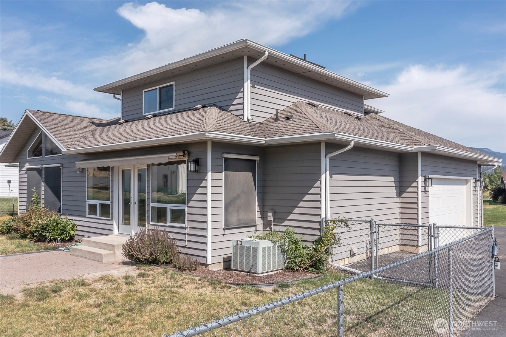 1107 Pinebrook Drive Property Photo 4