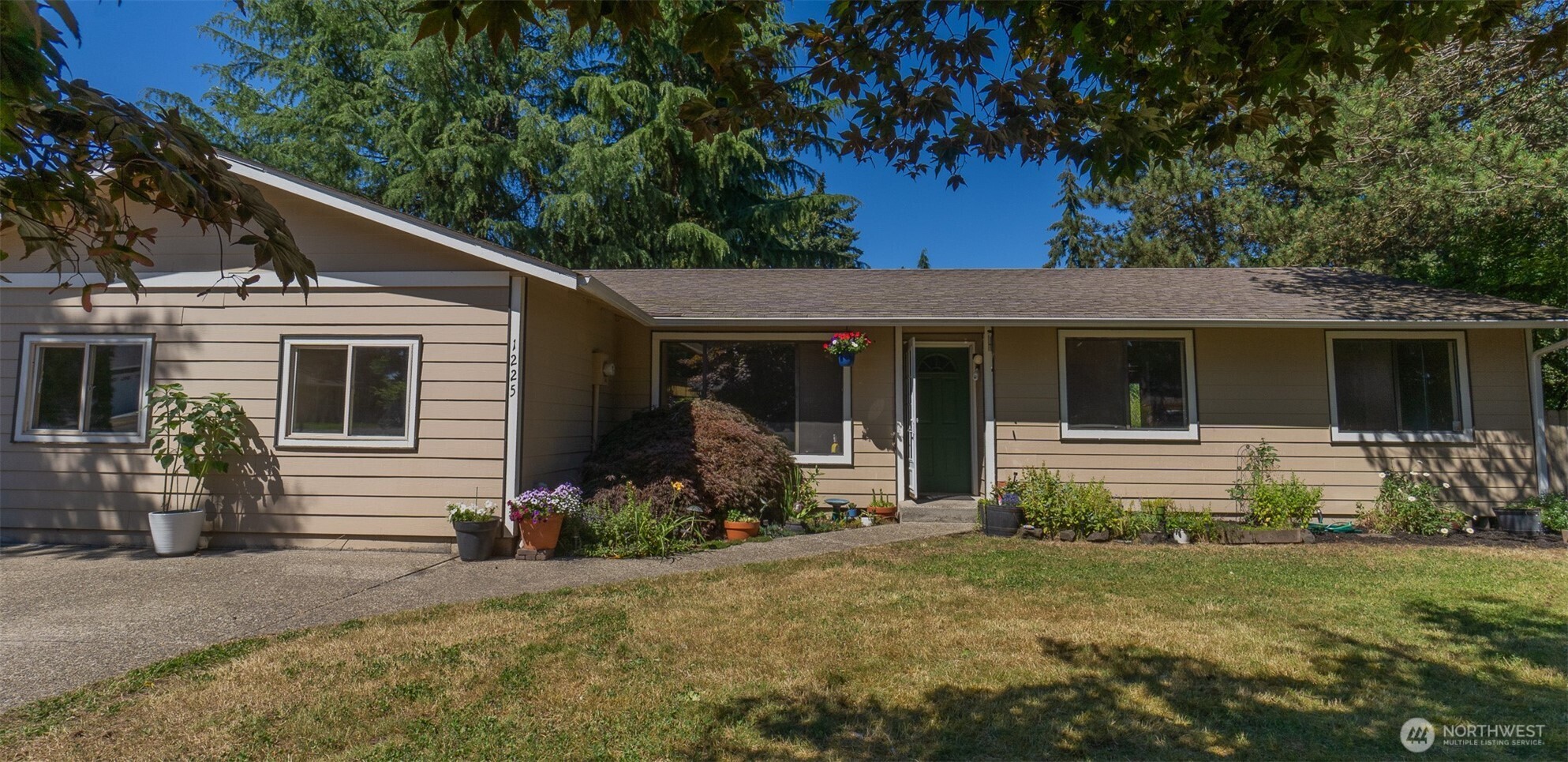1225 Solar Court Property Photo 3