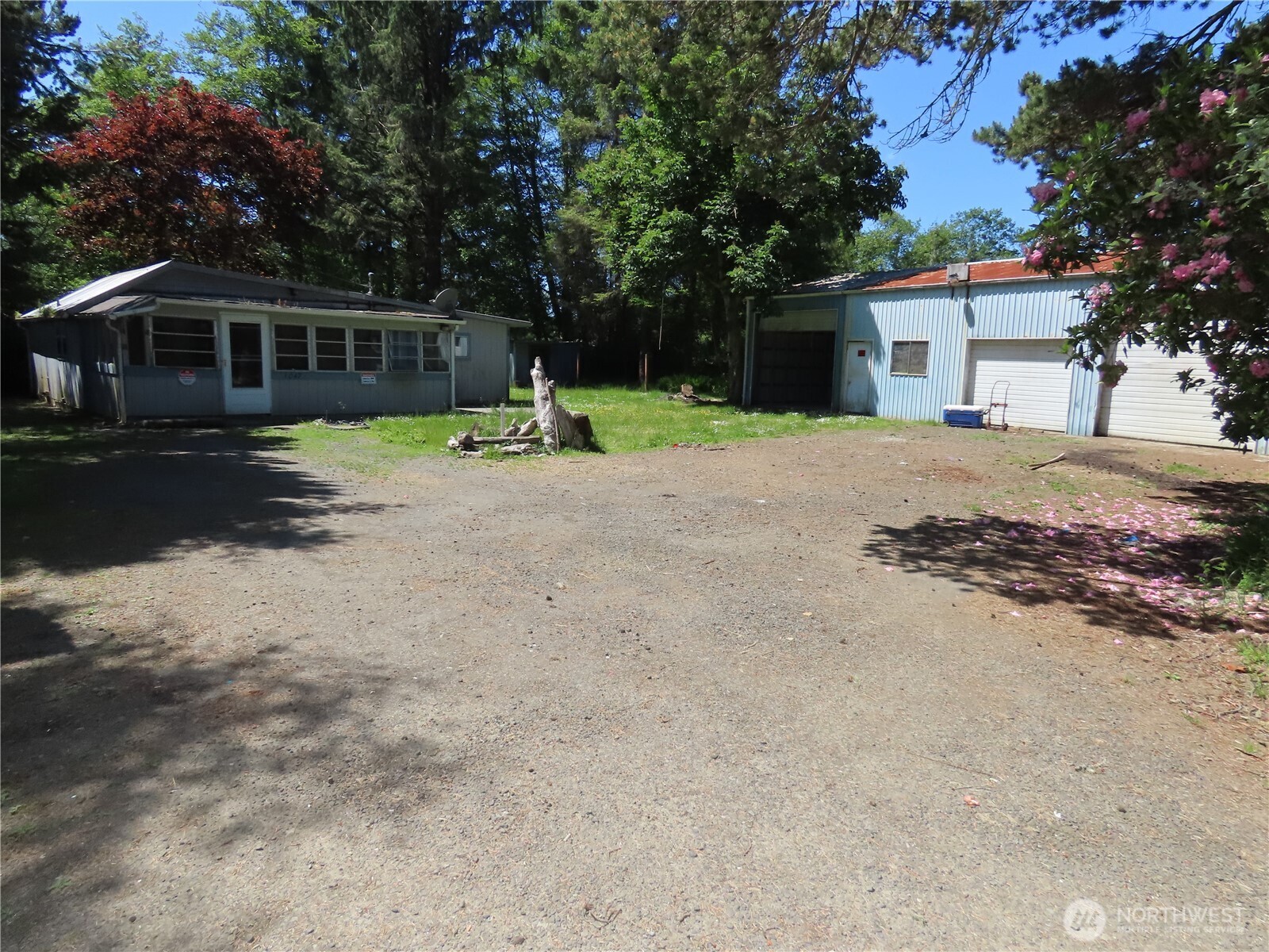 1047 Pine Street Property Photo 1