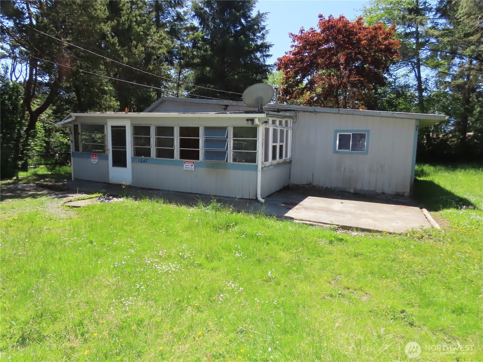 1047 Pine Street Property Photo 2