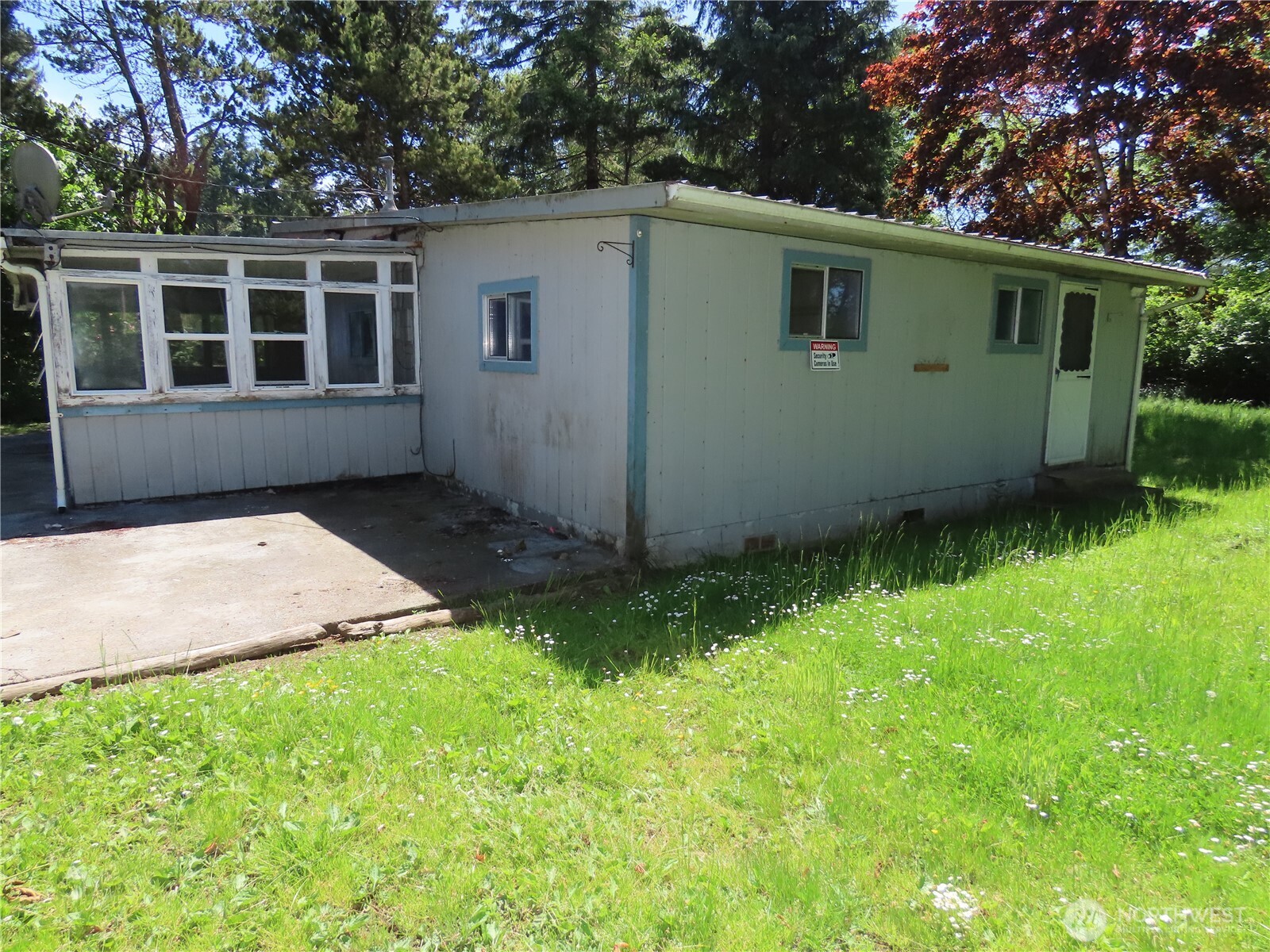1047 Pine Street Property Photo 3