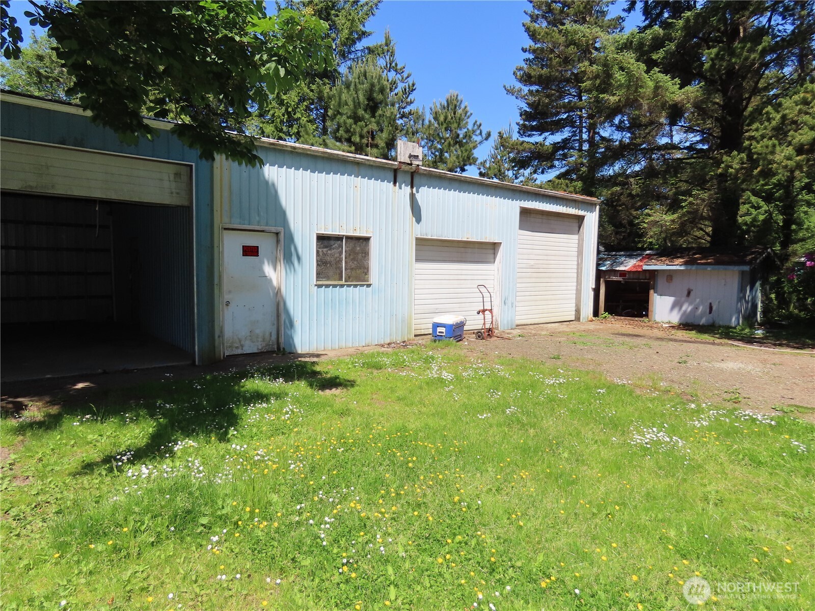 1047 Pine Street Property Photo 4