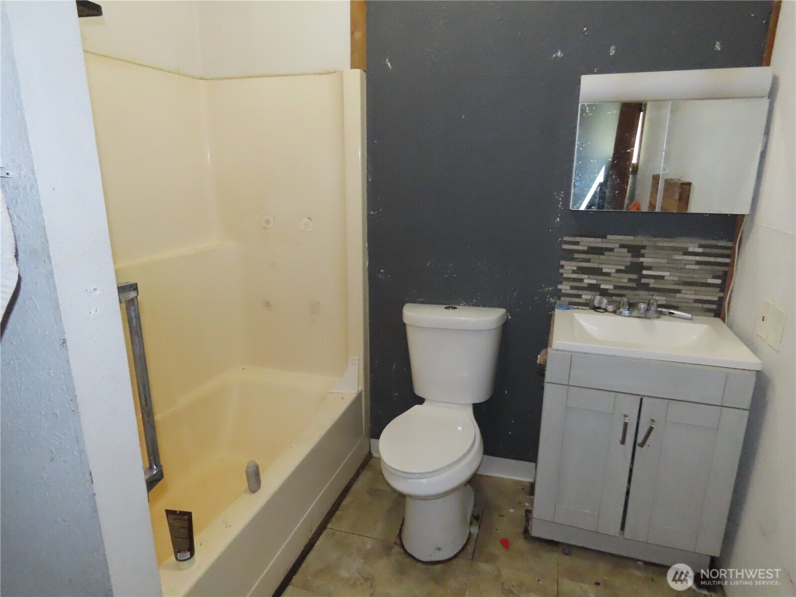 1047 Pine Street Property Photo 9