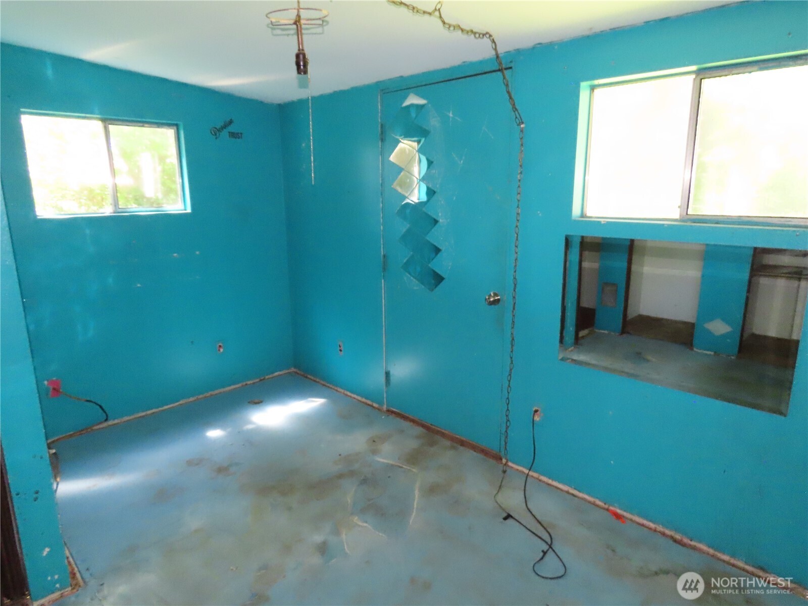 1047 Pine Street Property Photo 12