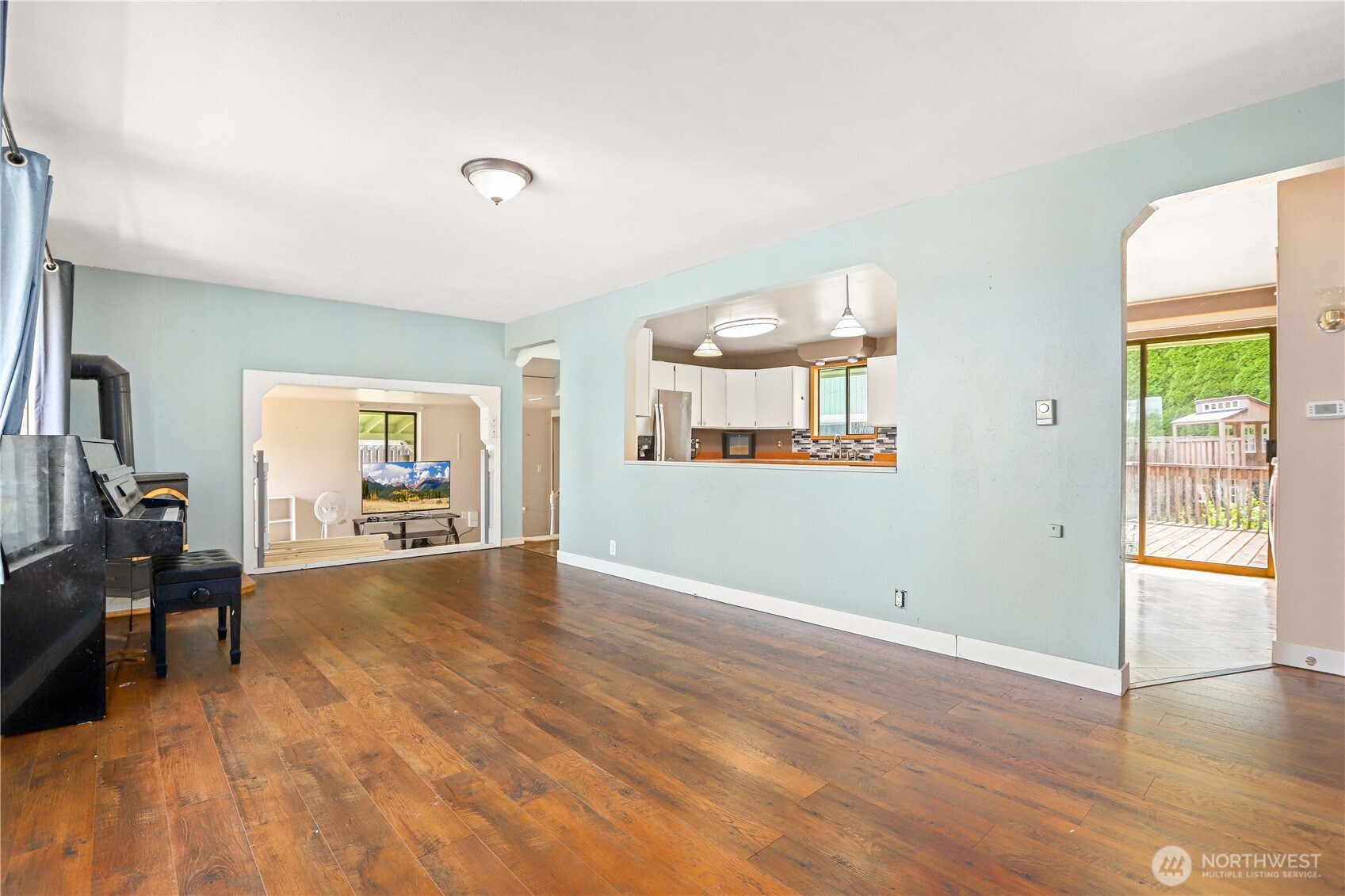 310 Scotland Drive Property Photo 5
