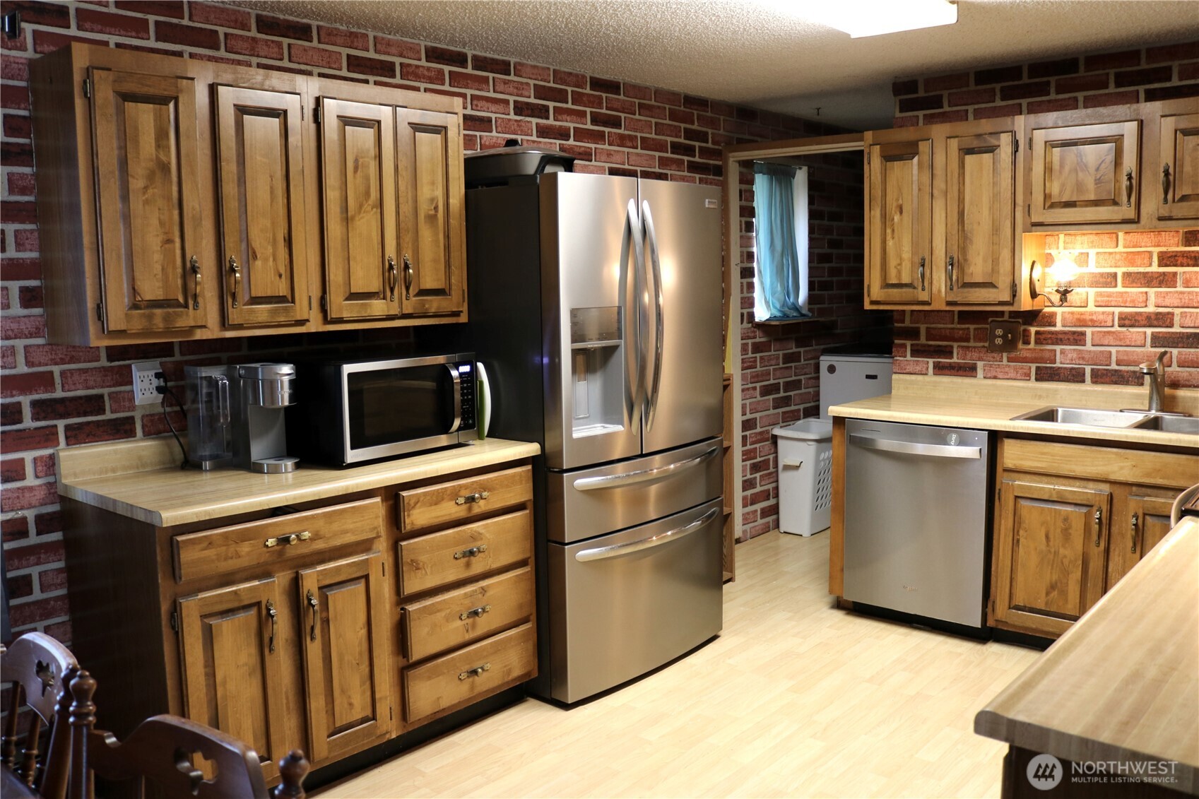 135 Eveline Street Property Photo 3