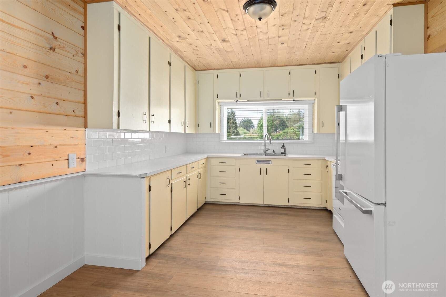 5392 Shore Meadow Road Property Photo 8