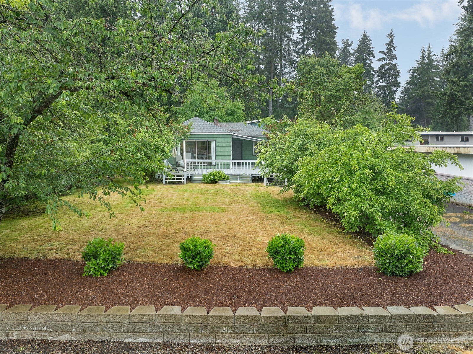 17633 10th Avenue Property Photo 2