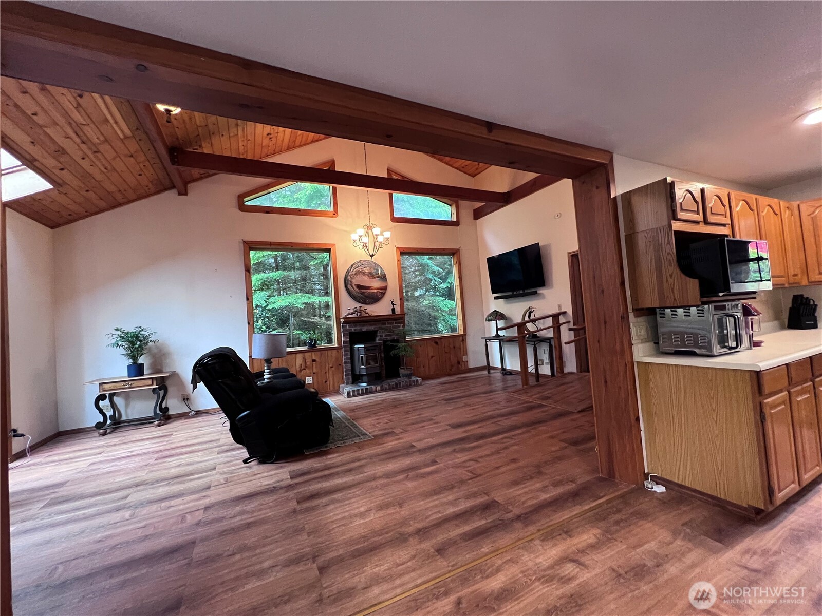 20503 Birch Place Property Photo 15