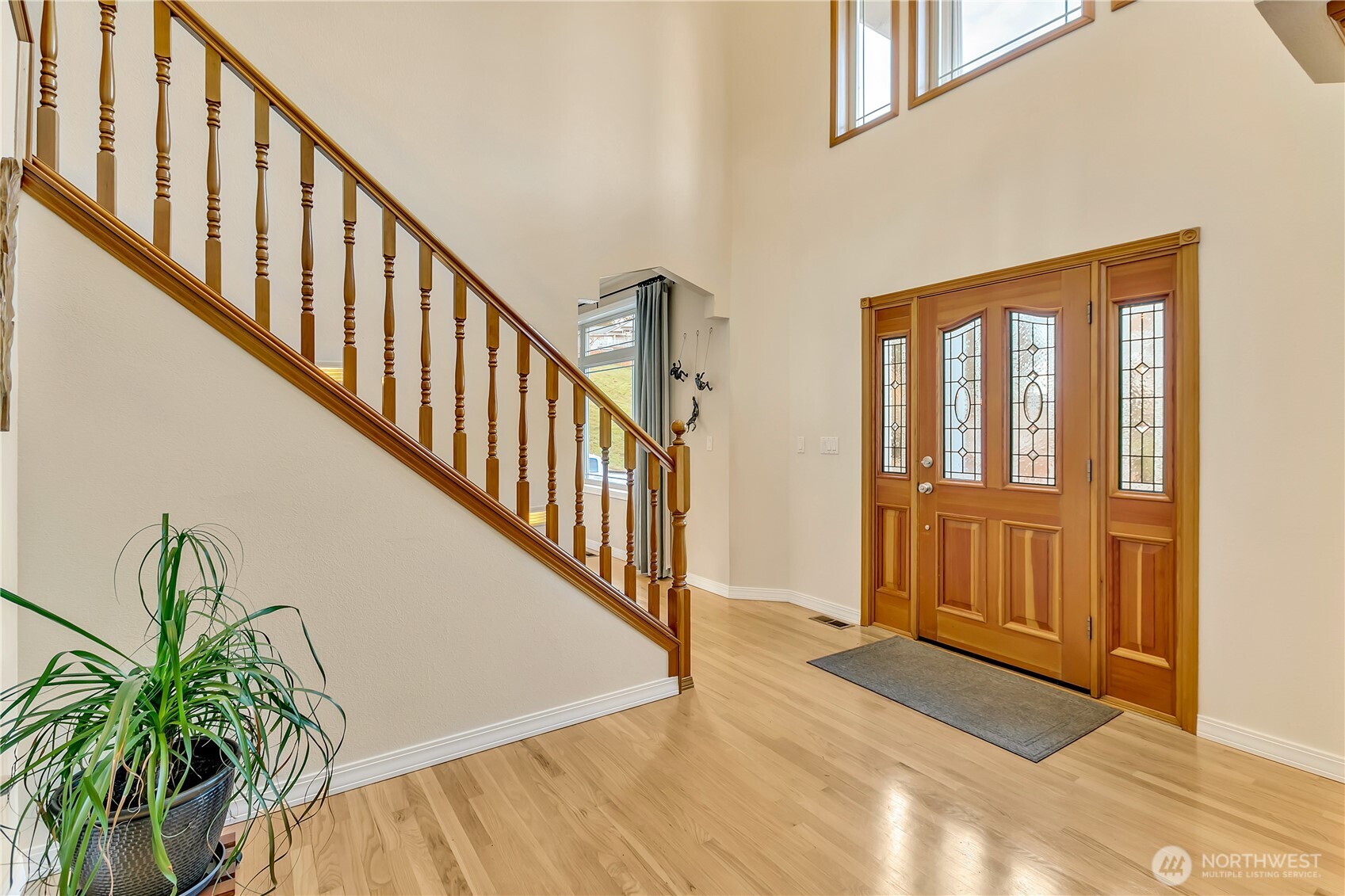 6725 Mirror Court Property Photo 3