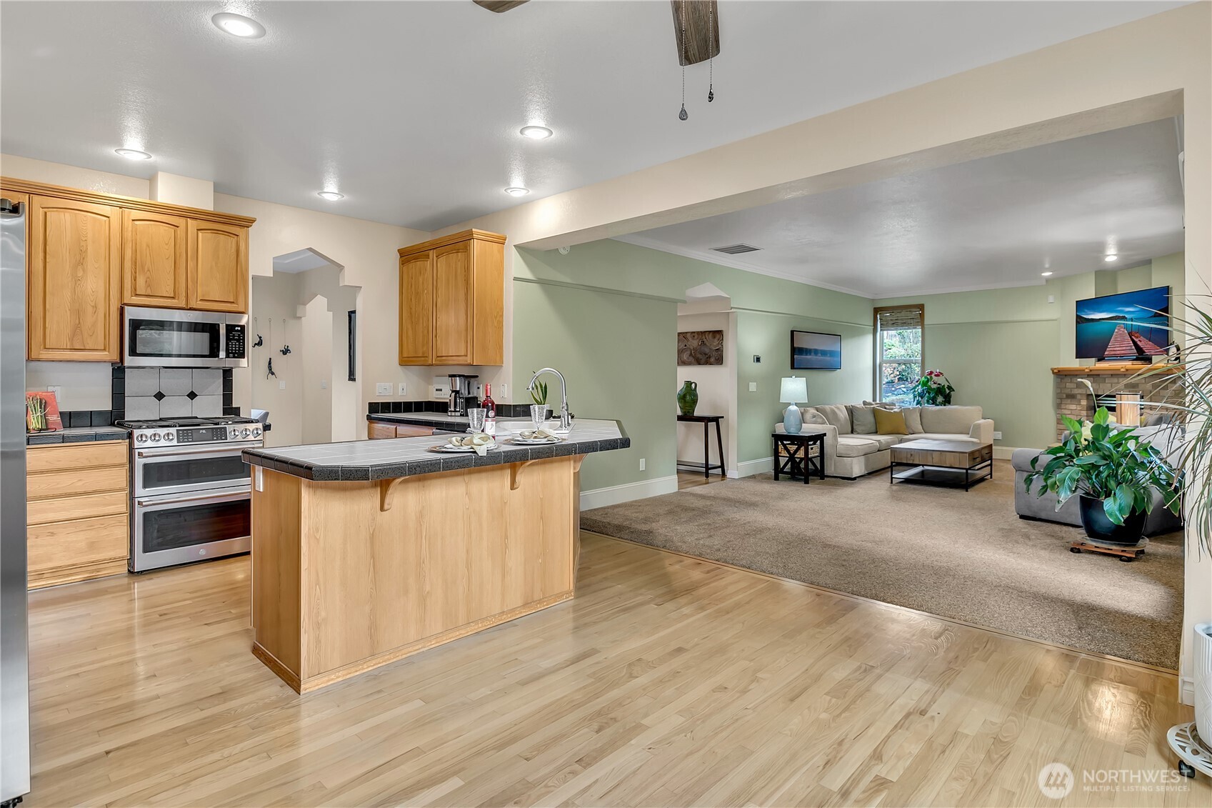 6725 Mirror Court Property Photo 7