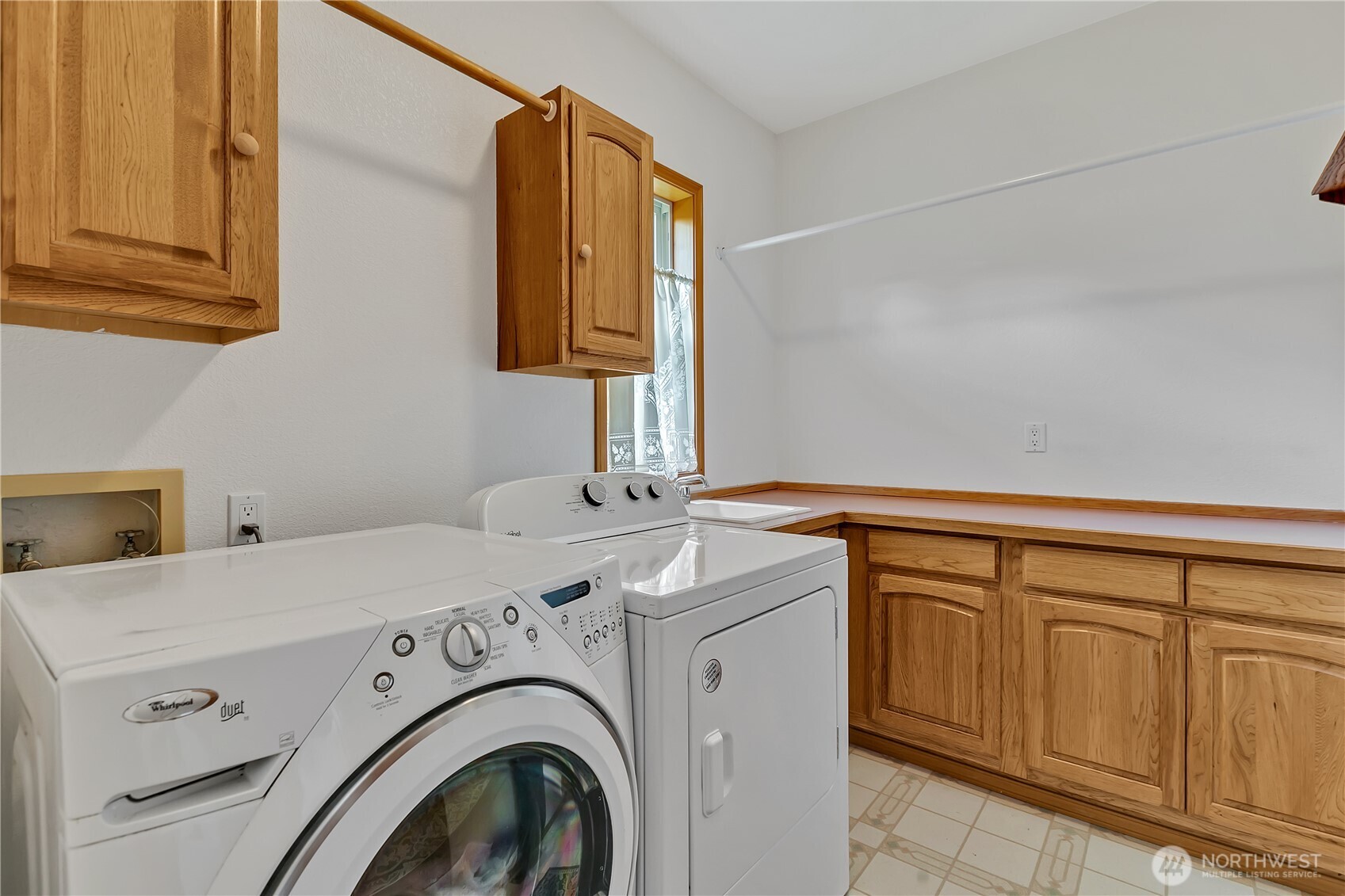 6725 Mirror Court Property Photo 16