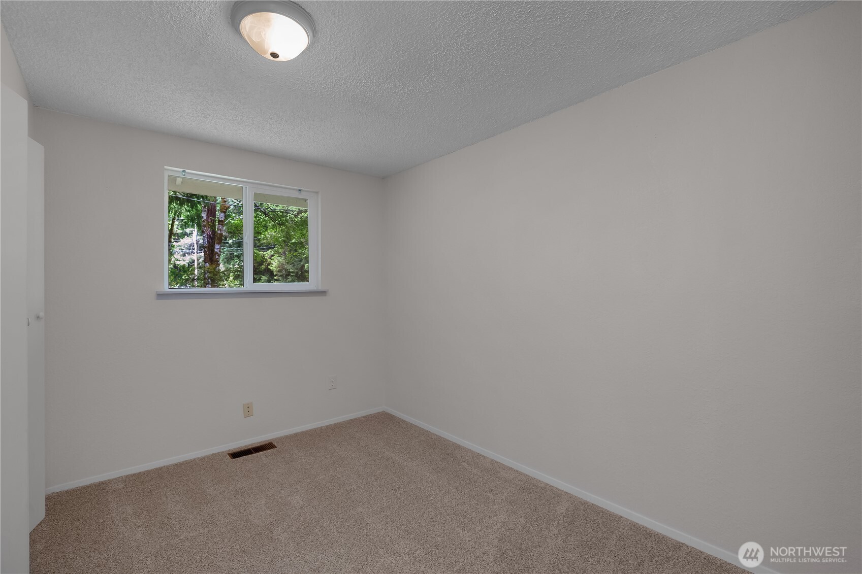 110 E Shannon Place Property Photo 23