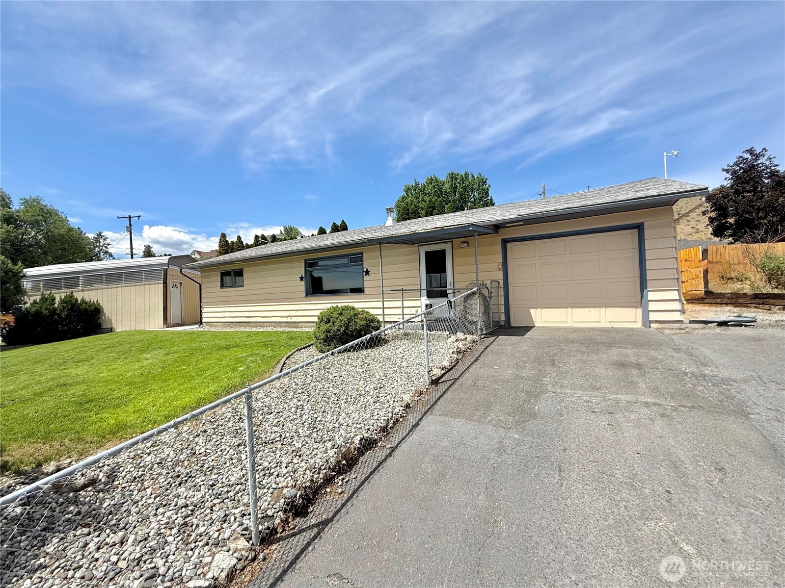 703 Sunrise Drive Property Photo 1