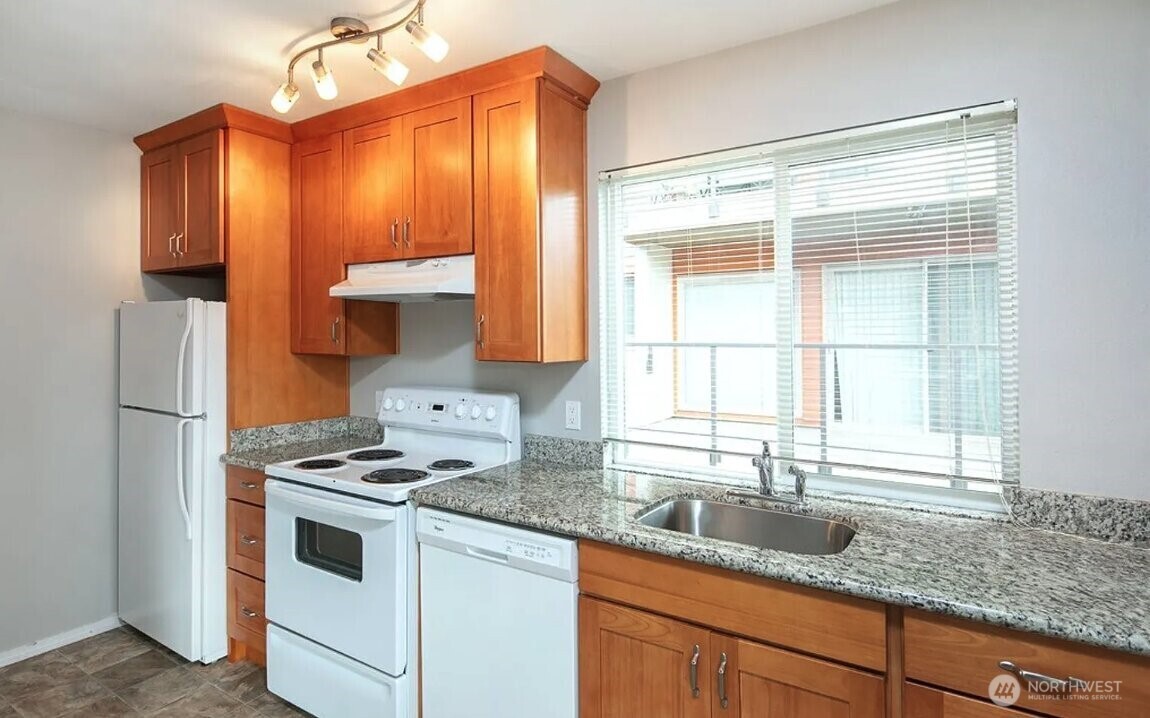 717 3rd Avenue Property Photo 12