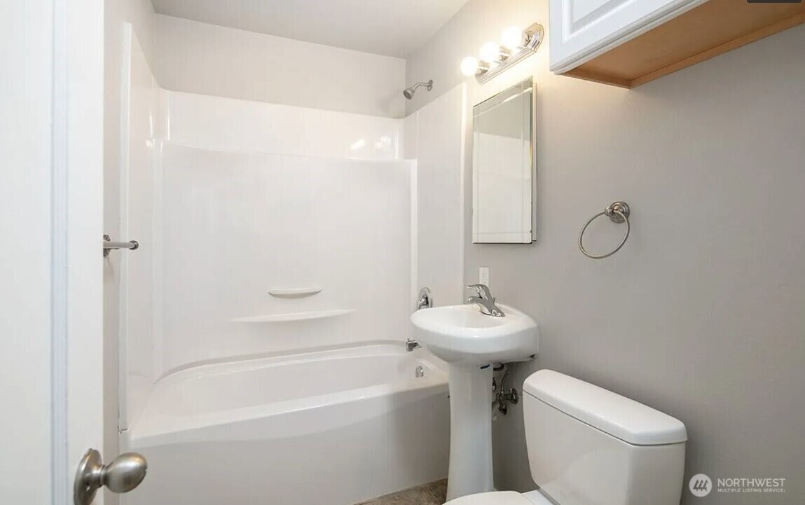 717 3rd Avenue Property Photo 17