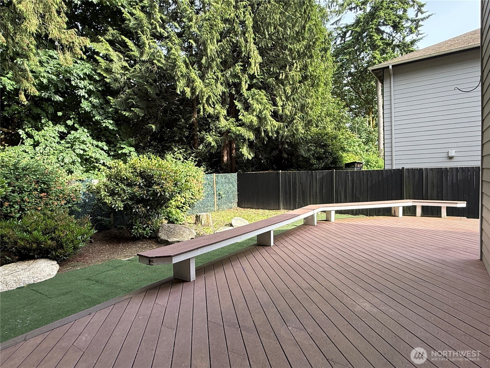 1400 Weaver Way Property Photo 3