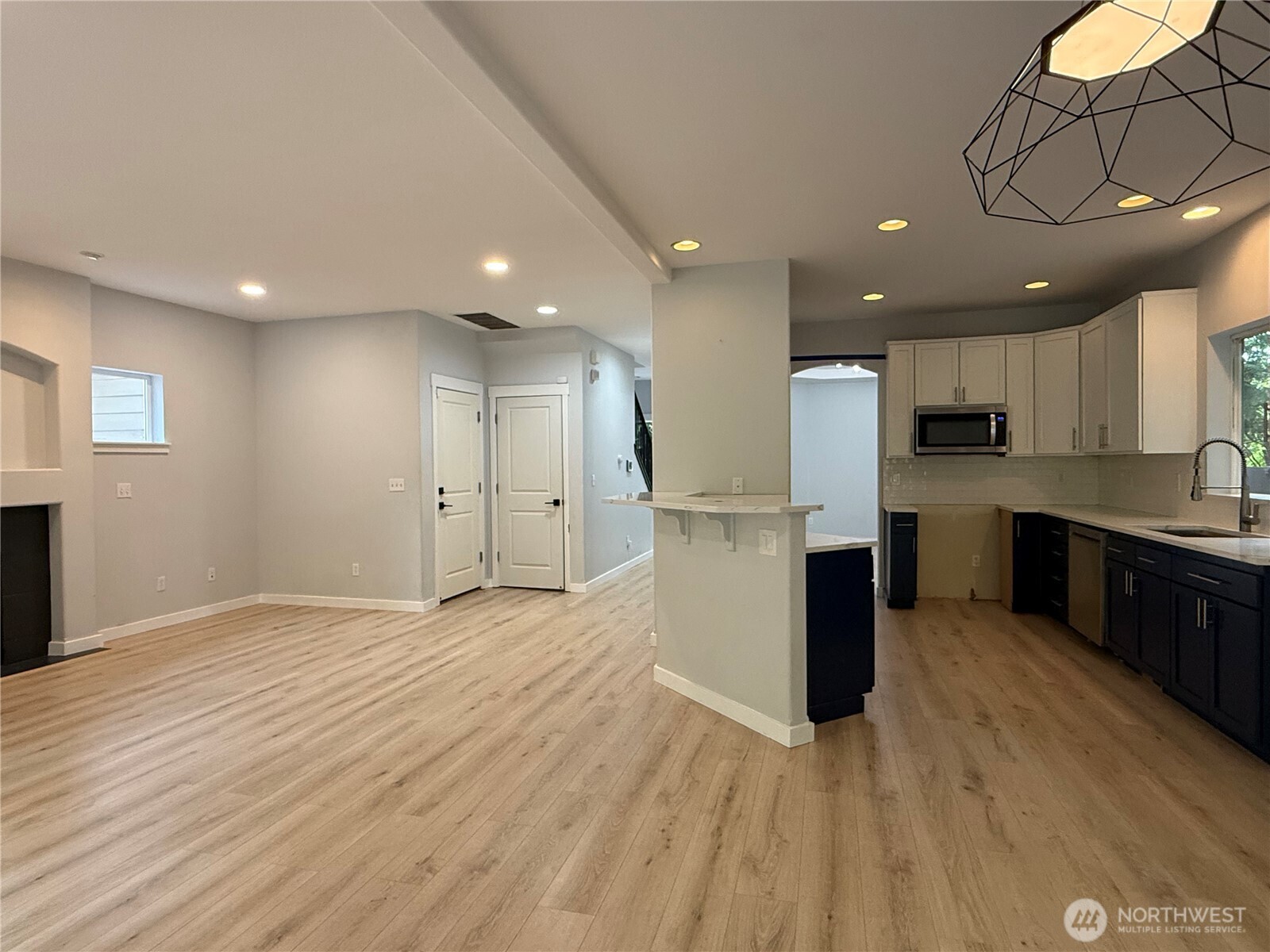 1400 Weaver Way Property Photo 6