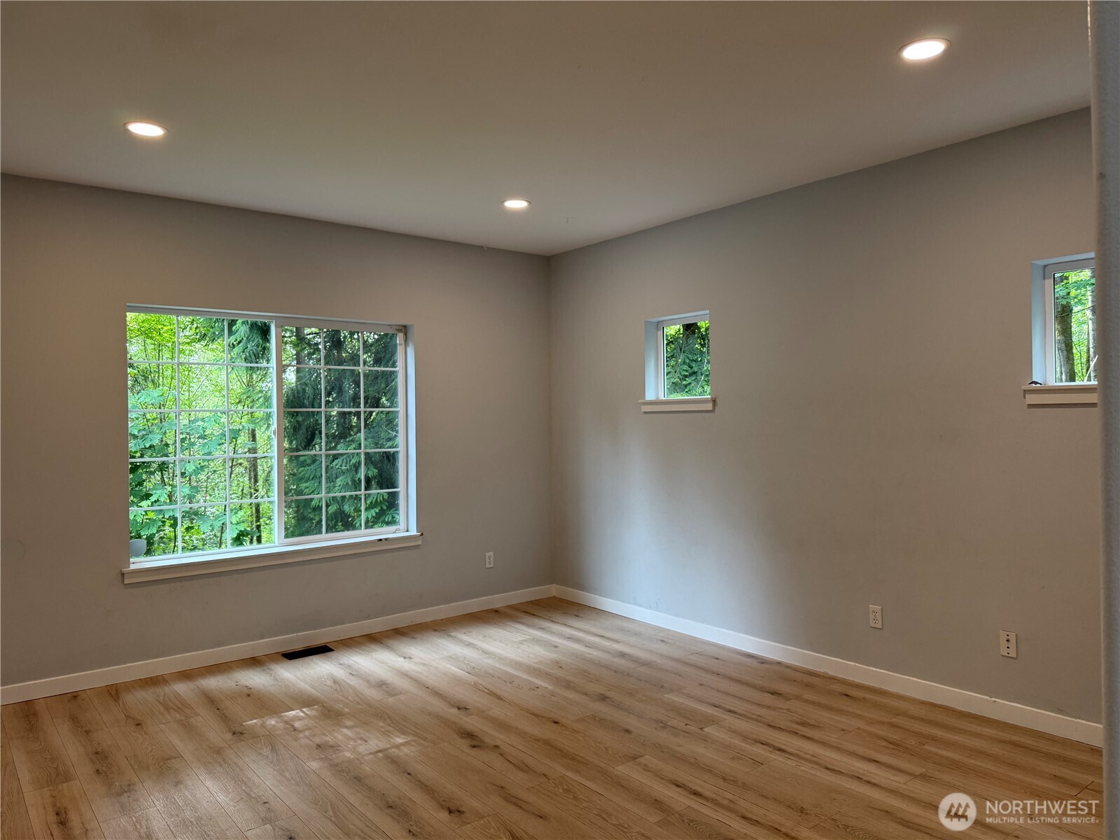 1400 Weaver Way Property Photo 8