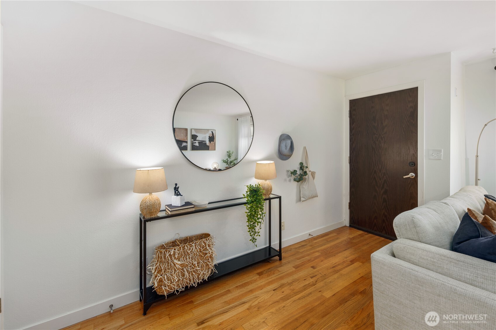 7106 California Avenue 101 Property Photo 4