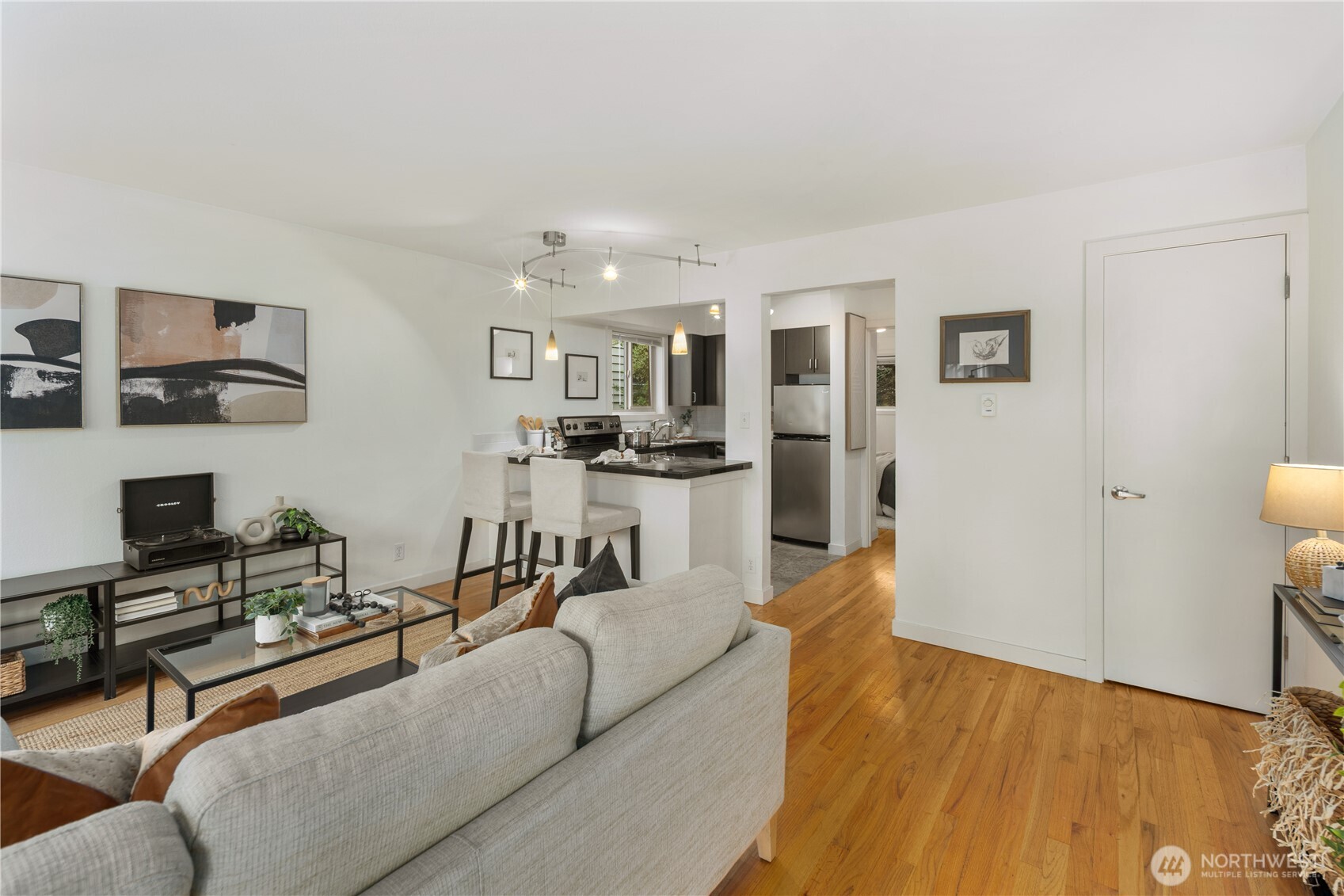 7106 California Avenue 101 Property Photo 5
