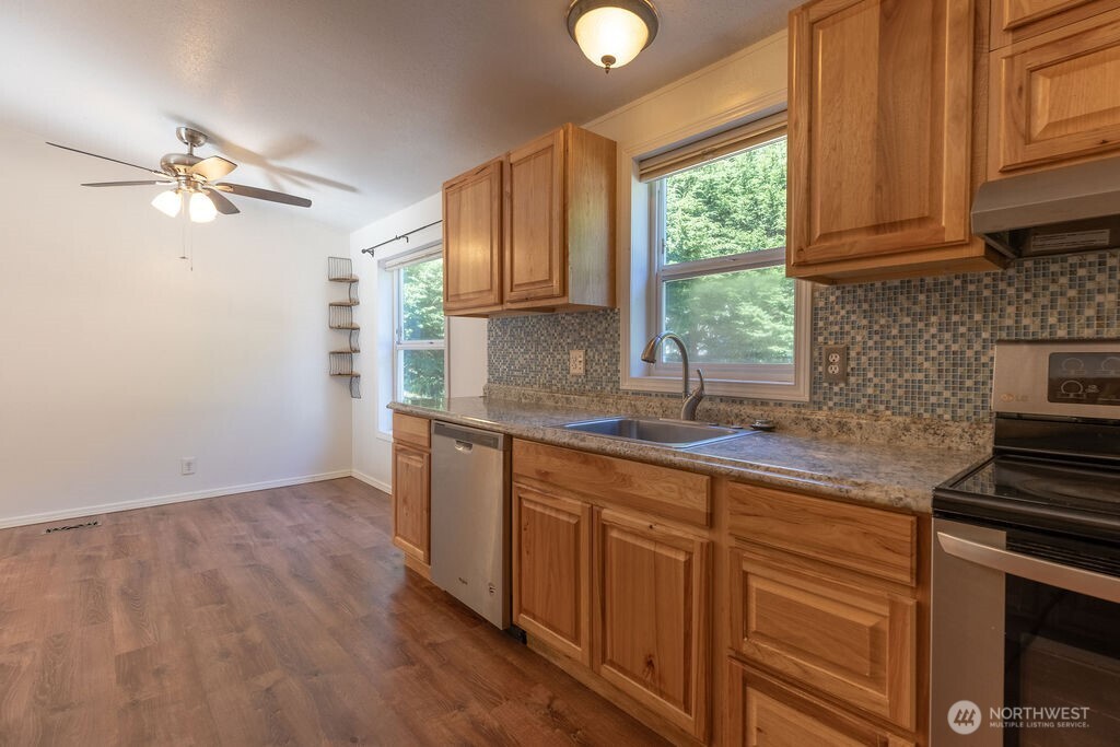 21 Simmons Street Property Photo 9