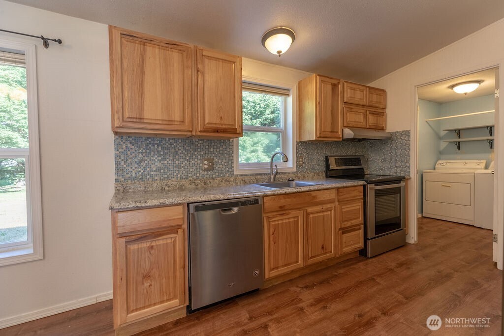 21 Simmons Street Property Photo 10