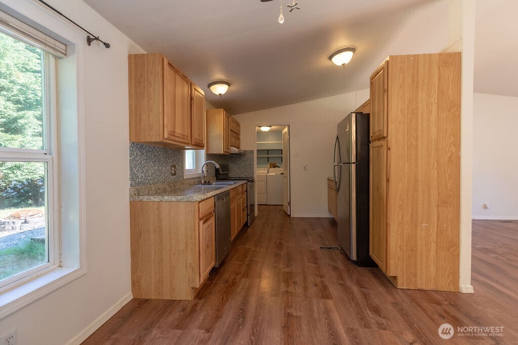 21 Simmons Street Property Photo 11