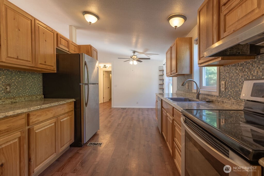 21 Simmons Street Property Photo 12