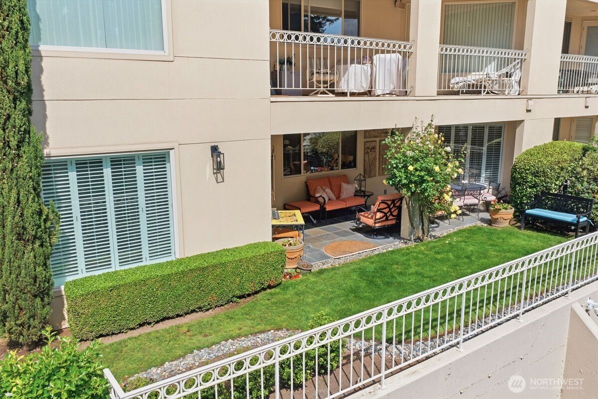 10000 Meydenbauer Way 1 Property Photo 11