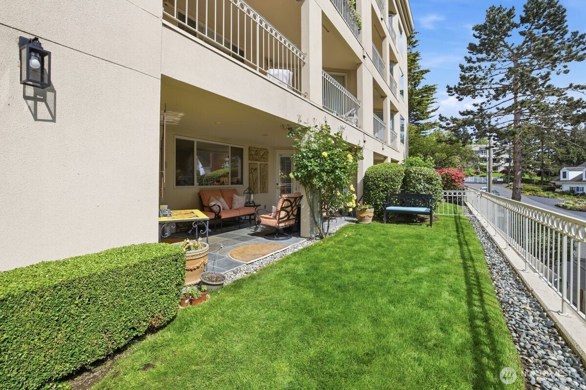 10000 Meydenbauer Way 1 Property Photo 31