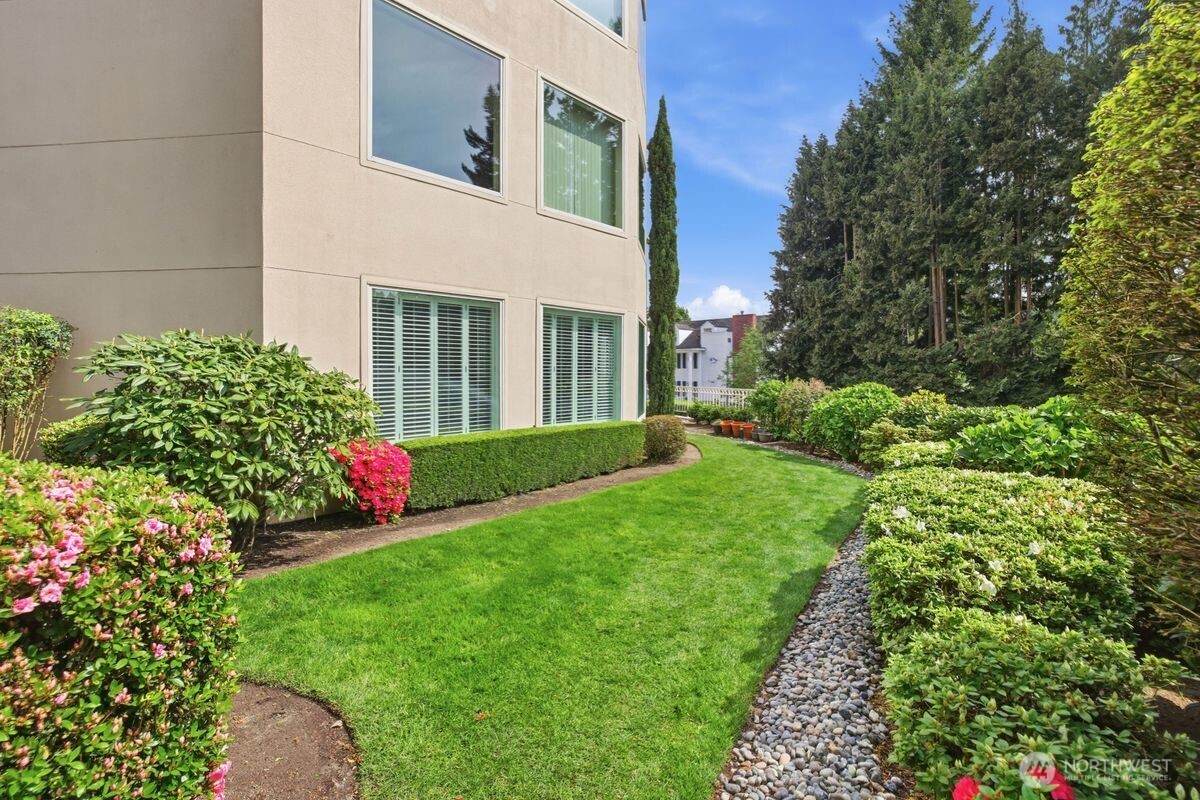 10000 Meydenbauer Way 1 Property Photo 33