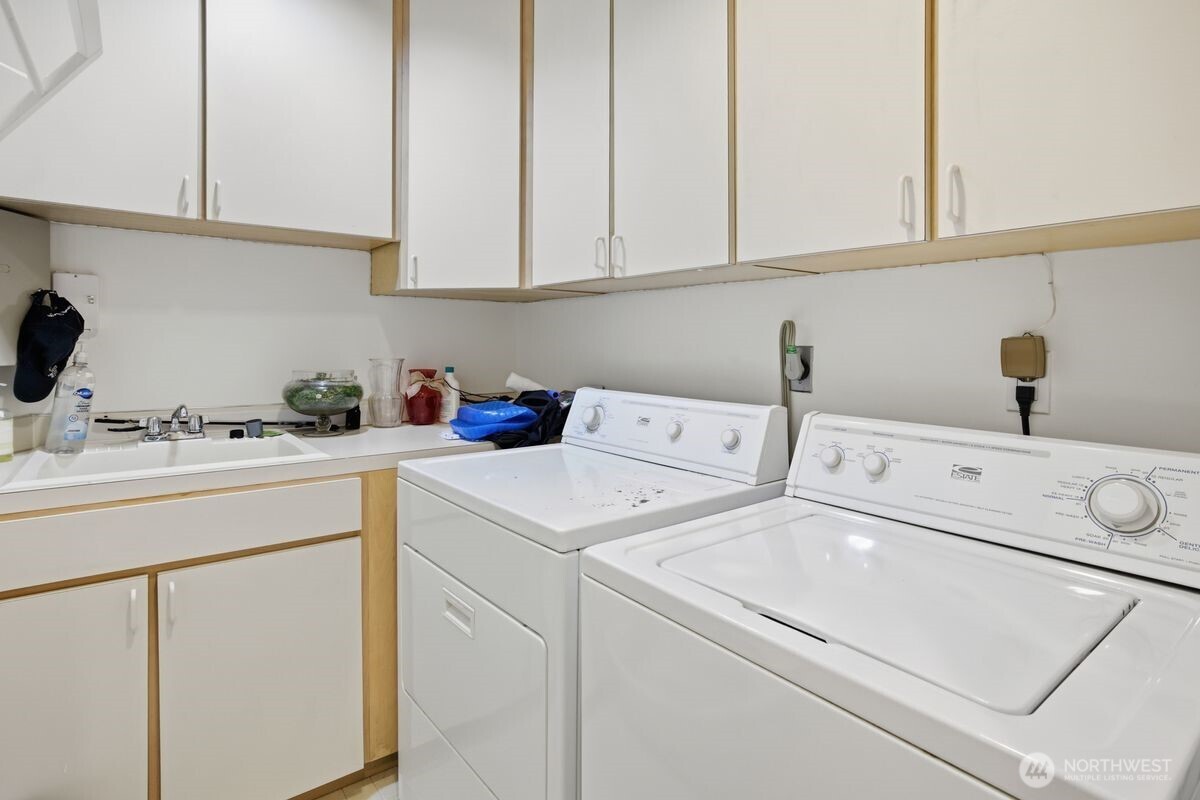 10000 Meydenbauer Way 1 Property Photo 39