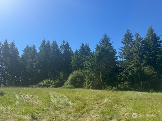 692 24 Burchett Road Property Photo 1