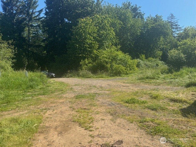 692 24 Burchett Road Property Photo 2