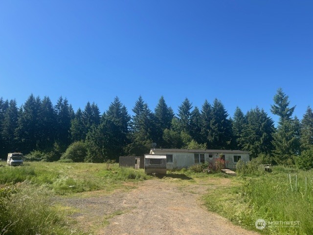 692 24 Burchett Road Property Photo 9