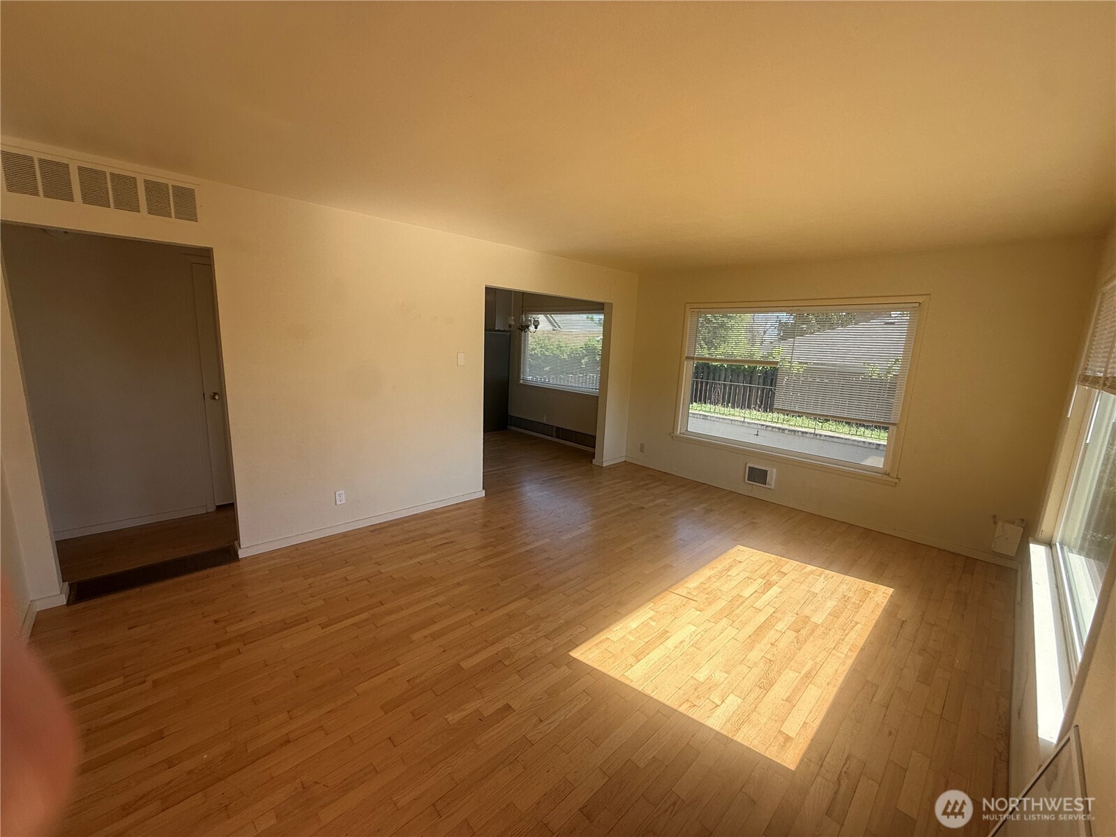 1413 Se Central Avenue Property Photo 5