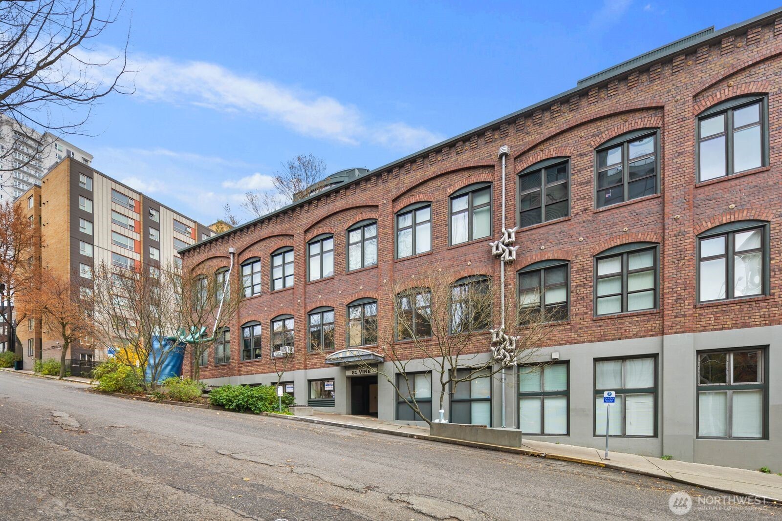 81 Vine Street 406 Property Photo 1
