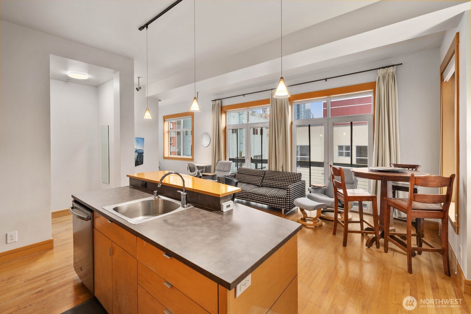 81 Vine Street 406 Property Photo 8