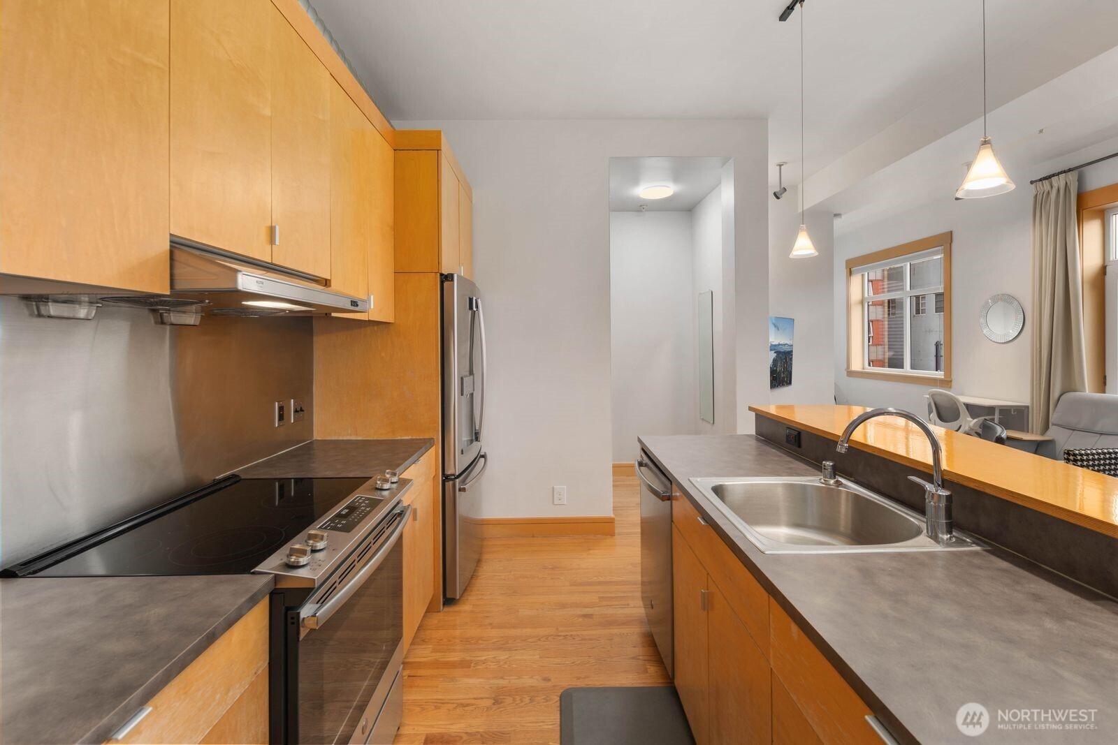 81 Vine Street 406 Property Photo 9