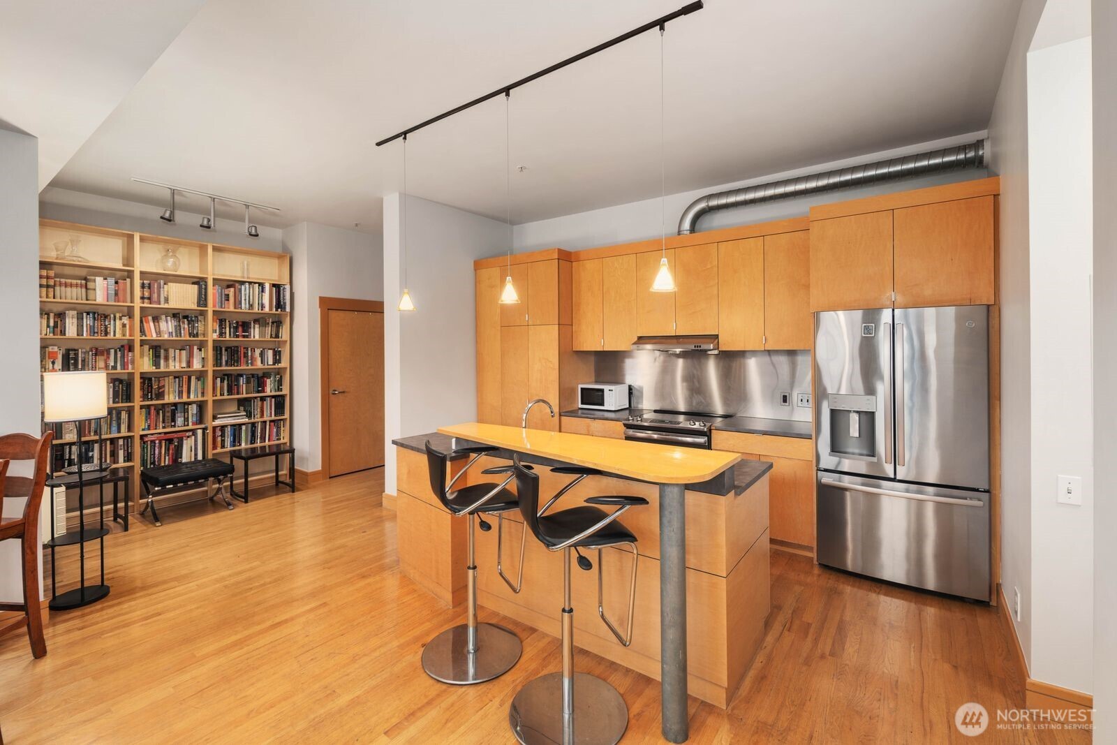81 Vine Street 406 Property Photo 11