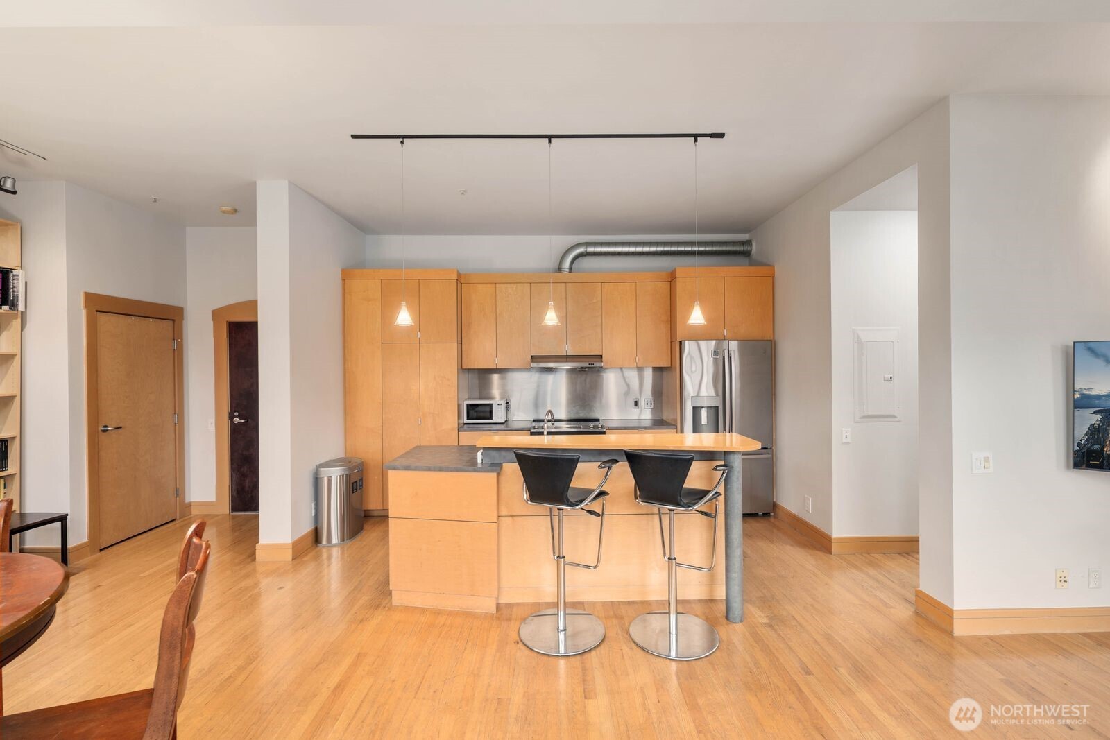 81 Vine Street 406 Property Photo 12