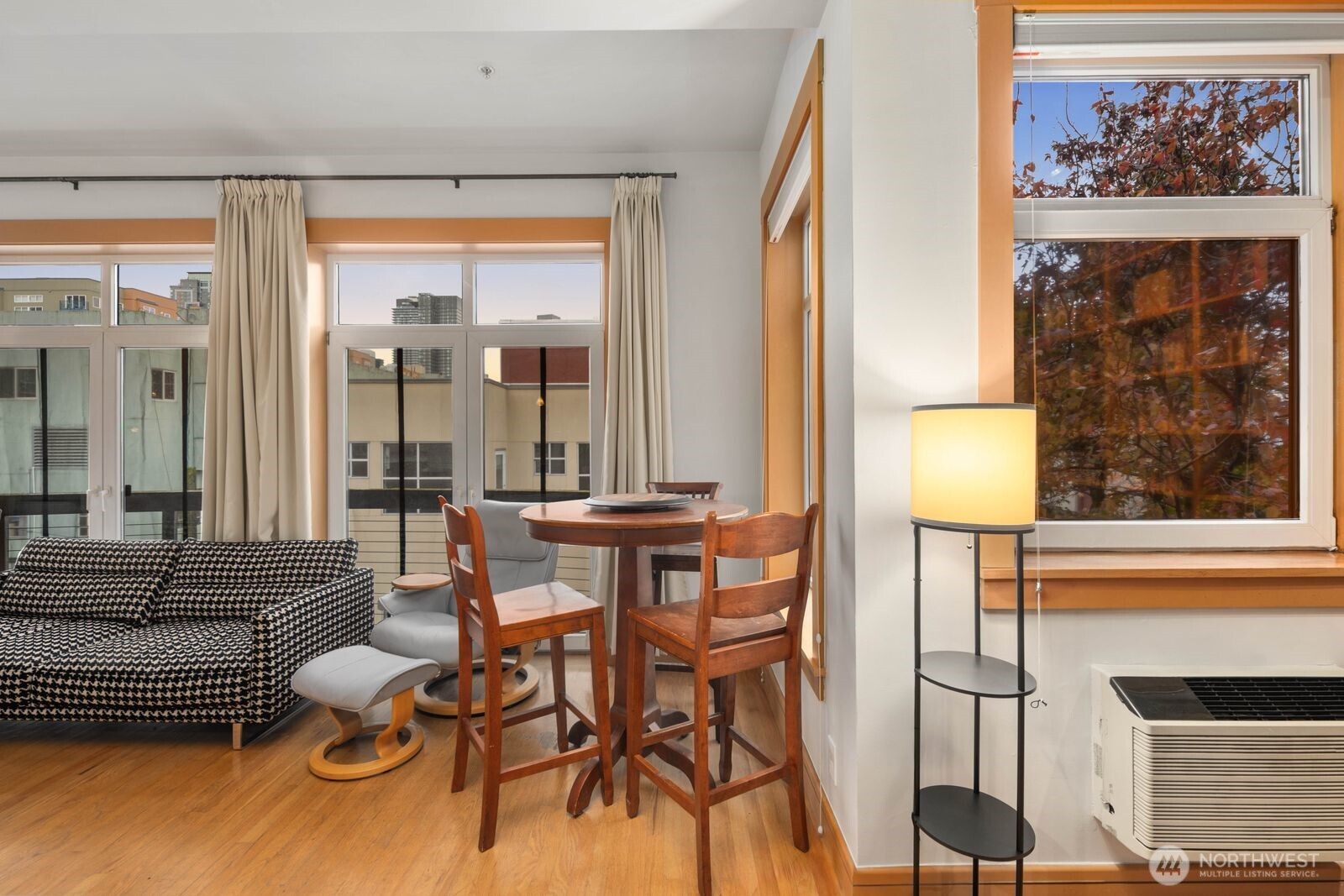 81 Vine Street 406 Property Photo 14