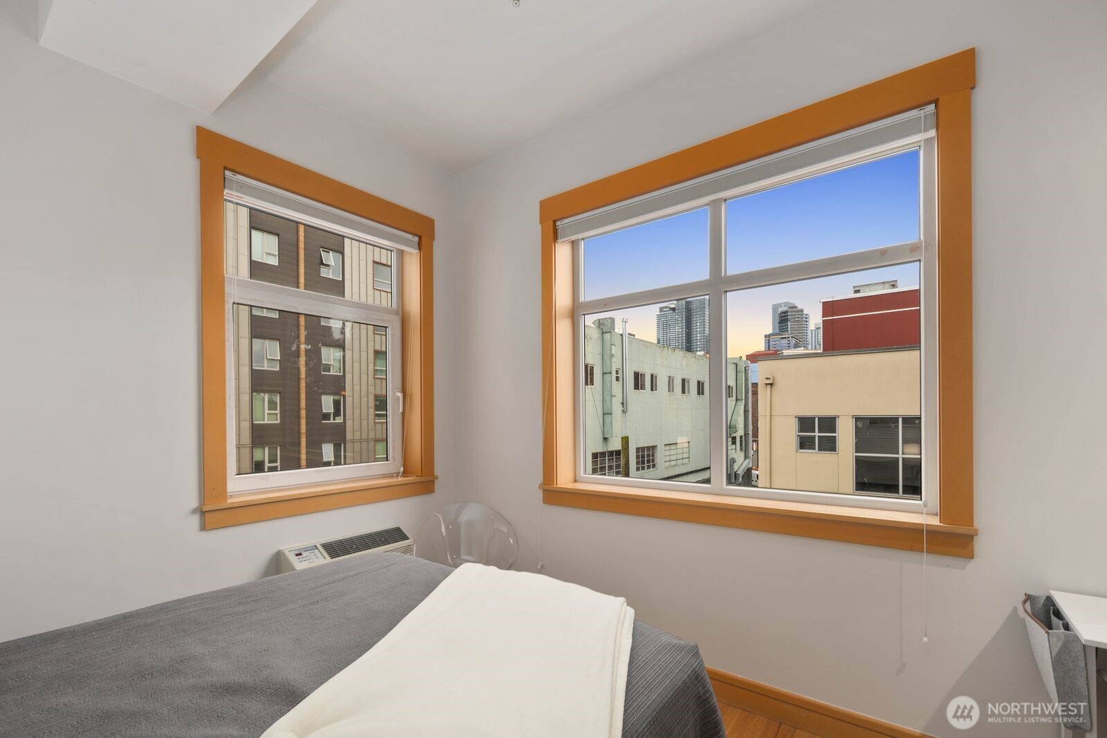 81 Vine Street 406 Property Photo 19