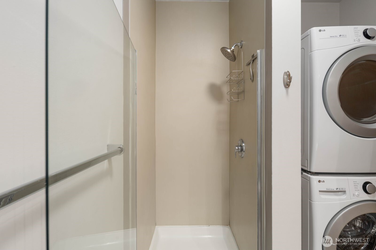 81 Vine Street 406 Property Photo 27