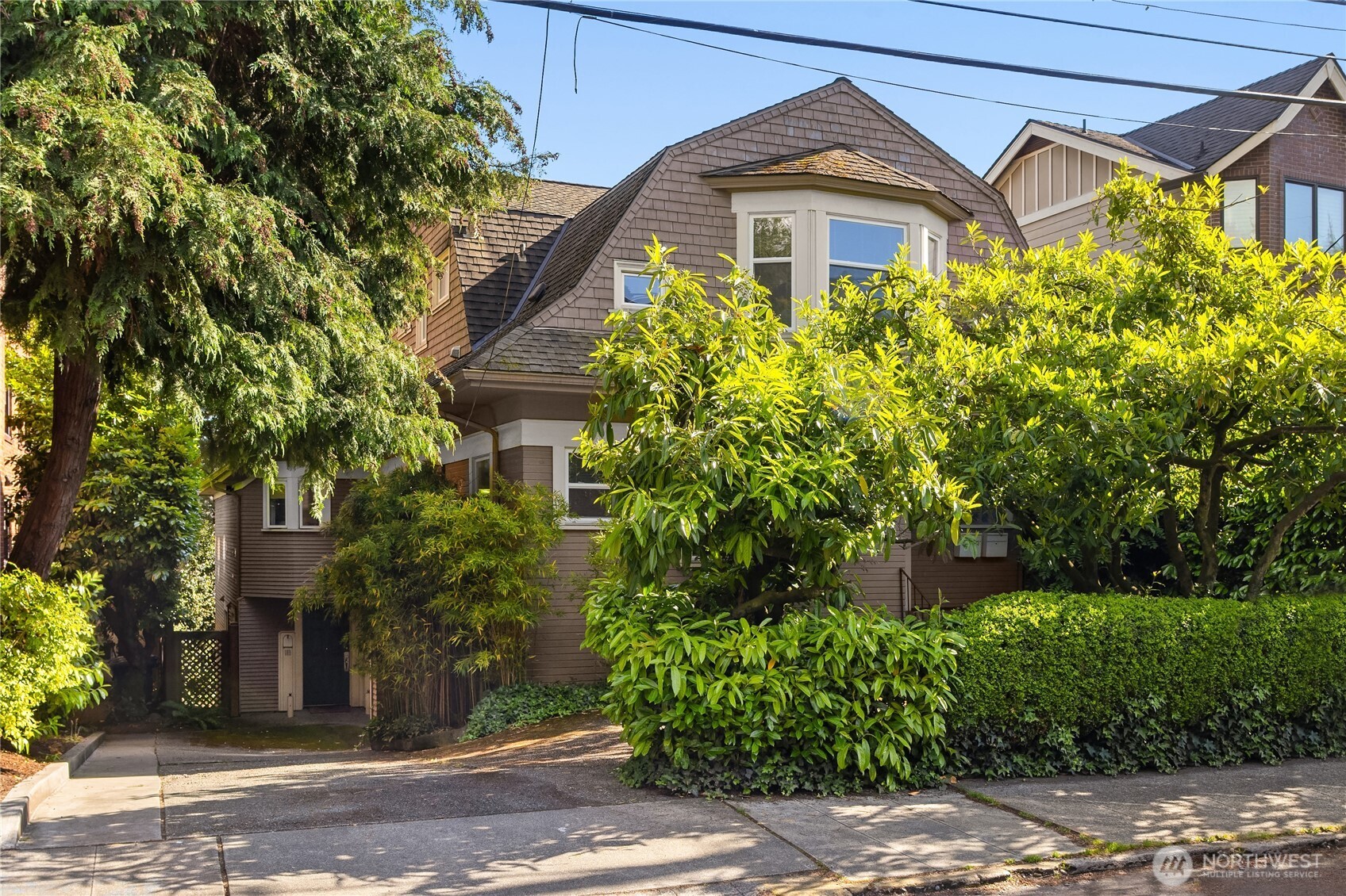 111 W Kinnear Place Property Photo 1