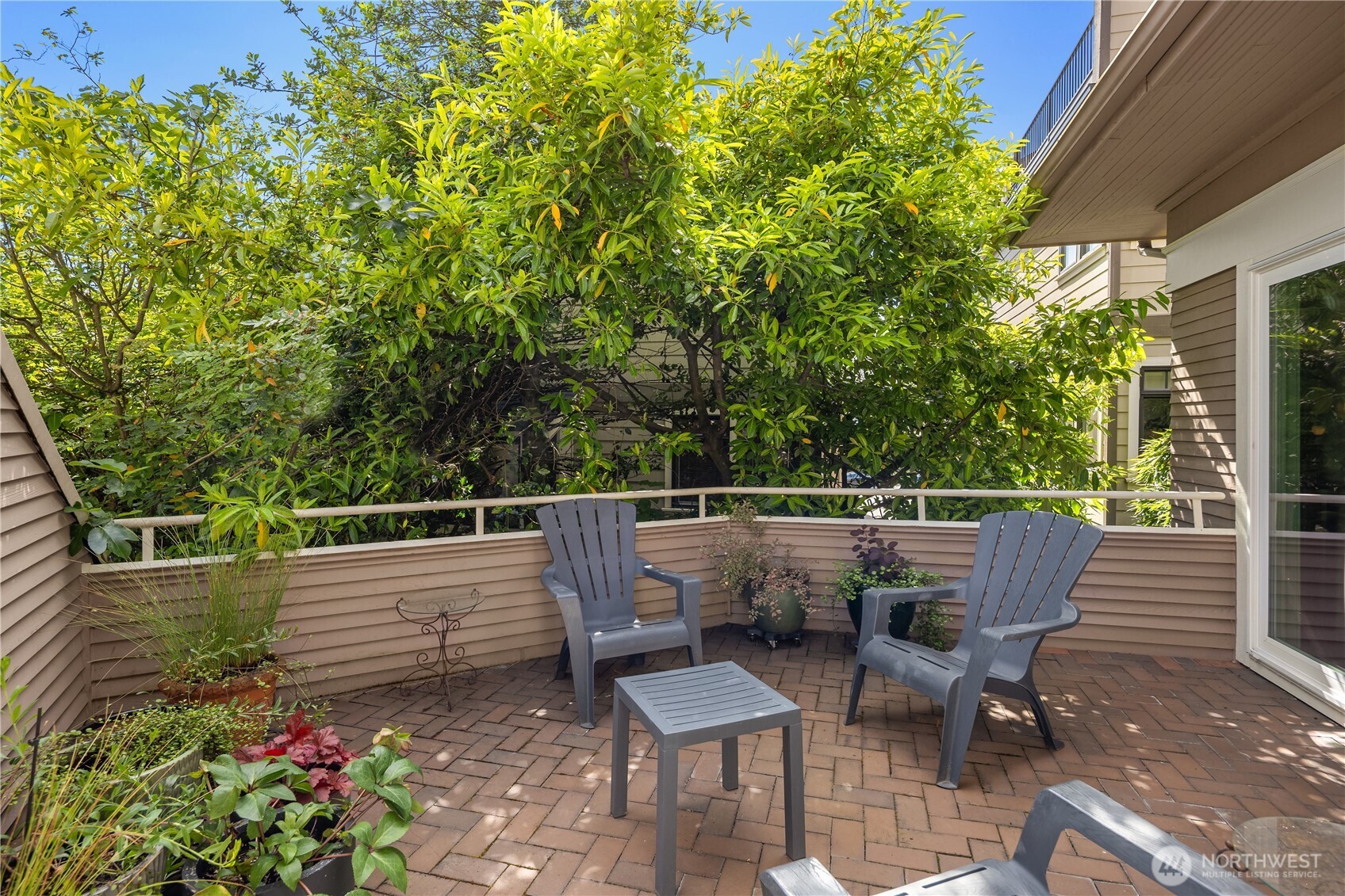 111 W Kinnear Place Property Photo 13