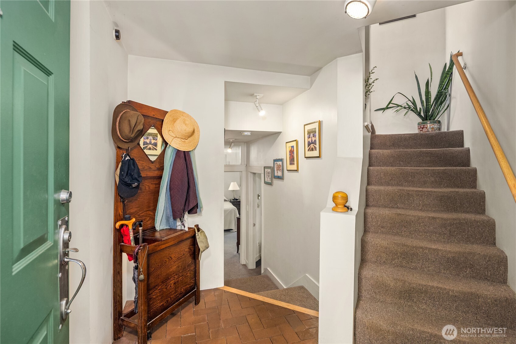 111 W Kinnear Place Property Photo 19