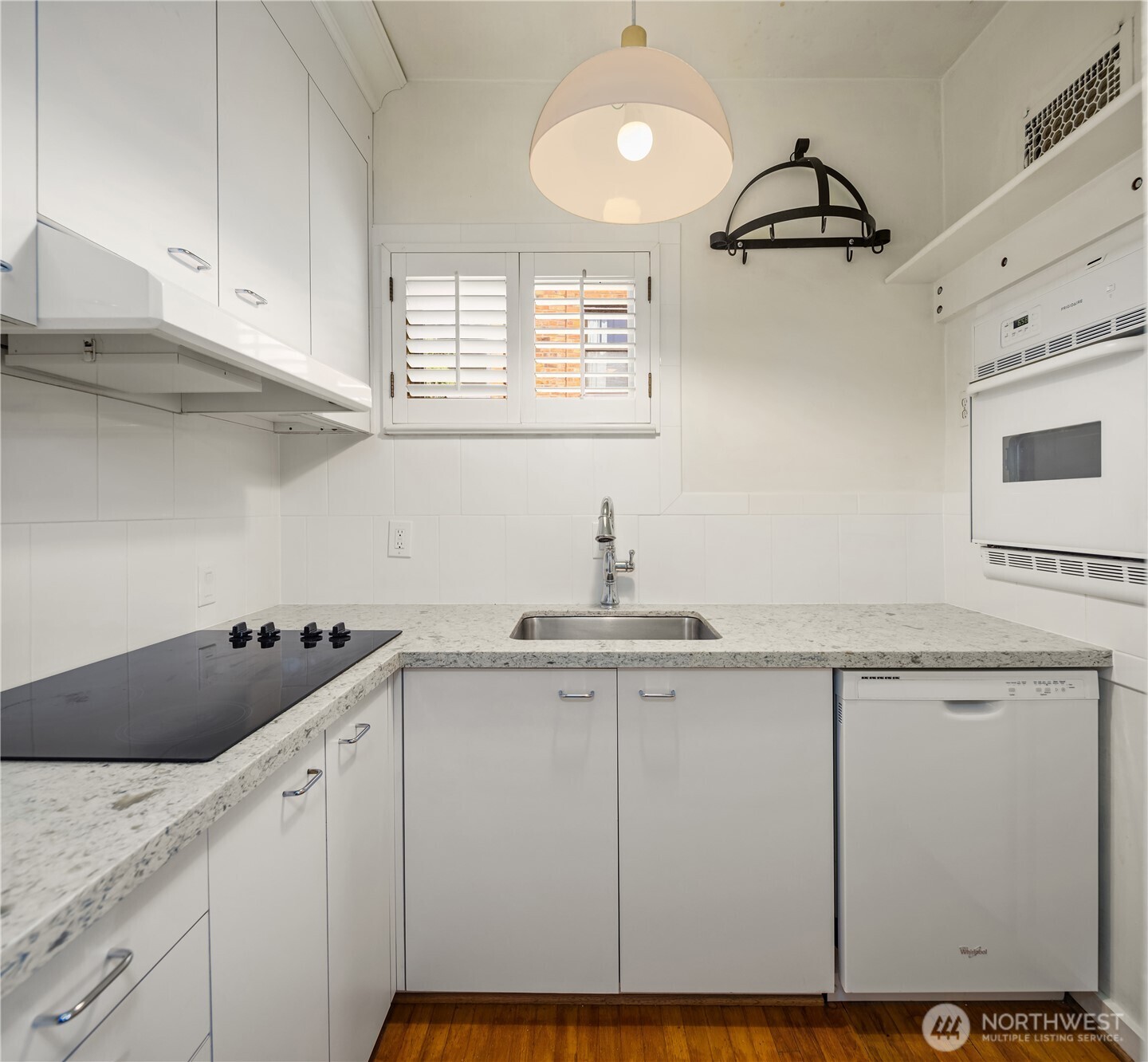 111 W Kinnear Place Property Photo 30