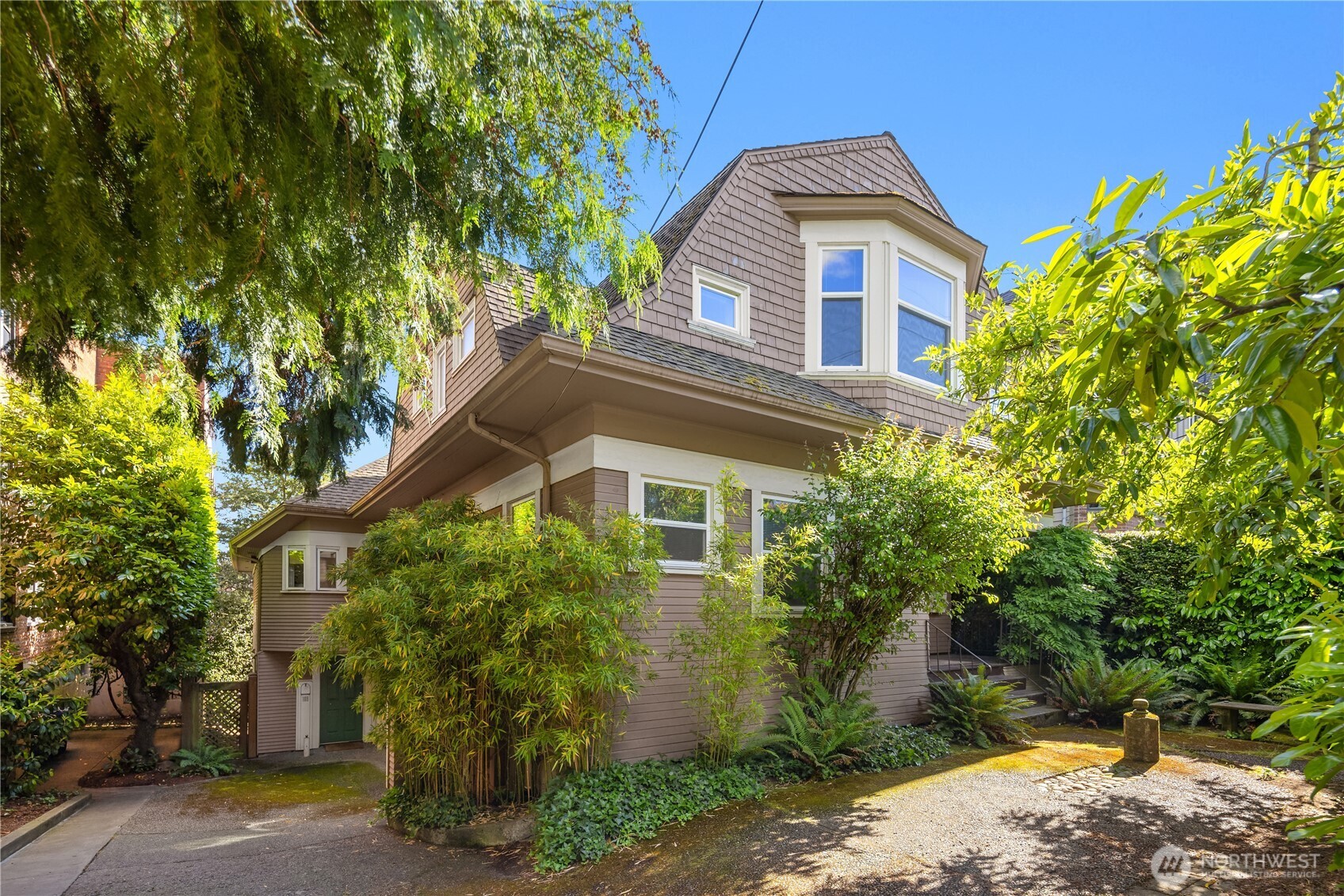 111 W Kinnear Place Property Photo 39